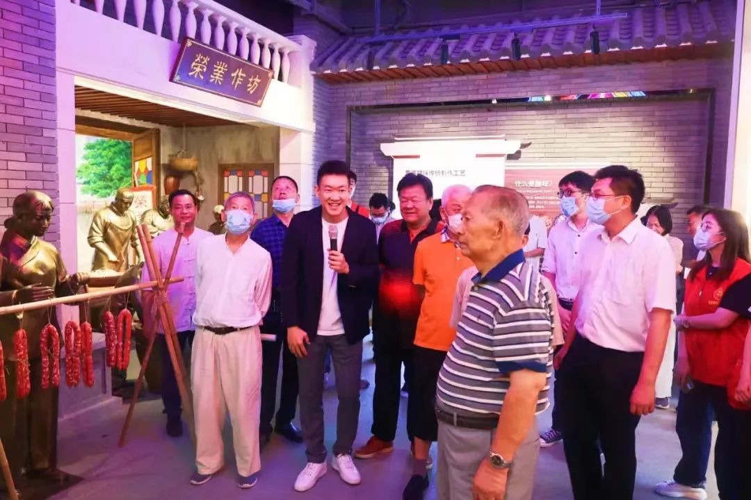 “晚晴”力量助發(fā)展！市歷屆老領(lǐng)導(dǎo)到榮業(yè)調(diào)研
